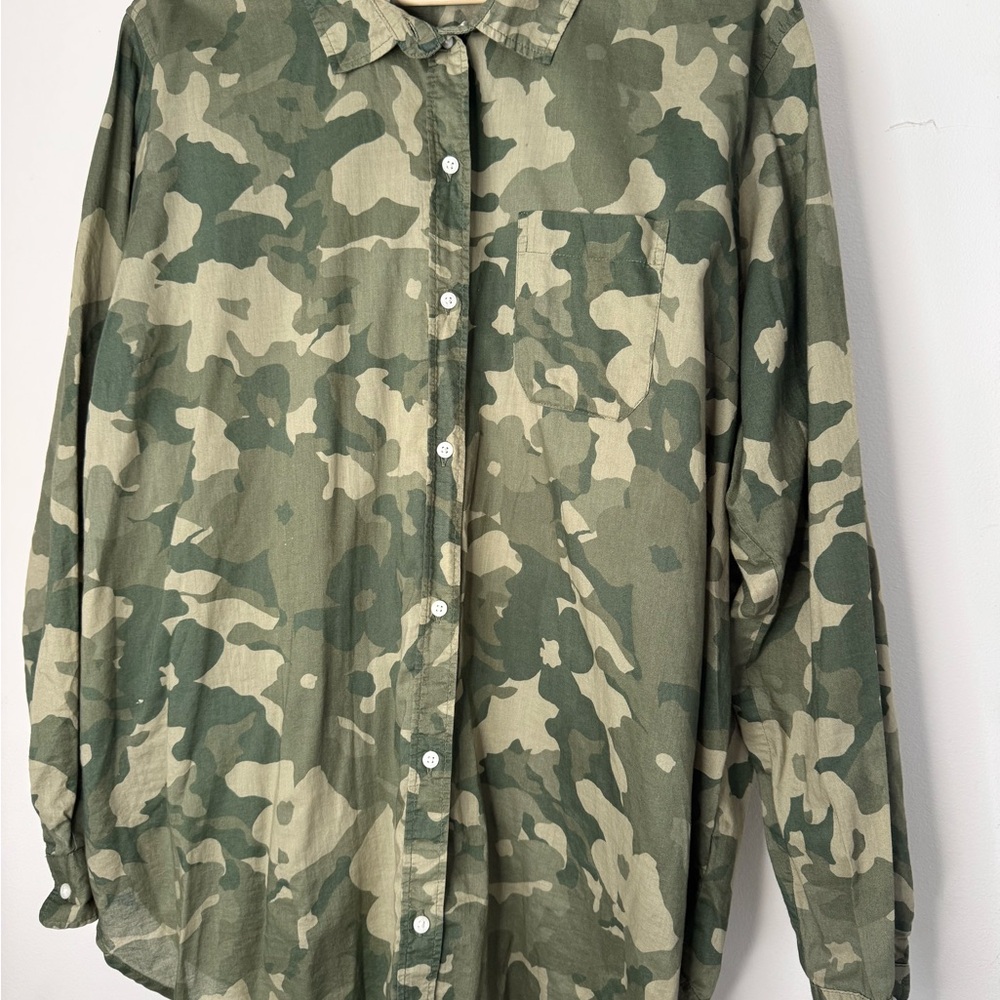 Old Navy Classic Camouflage Shirt women's - Picture 2 of 4